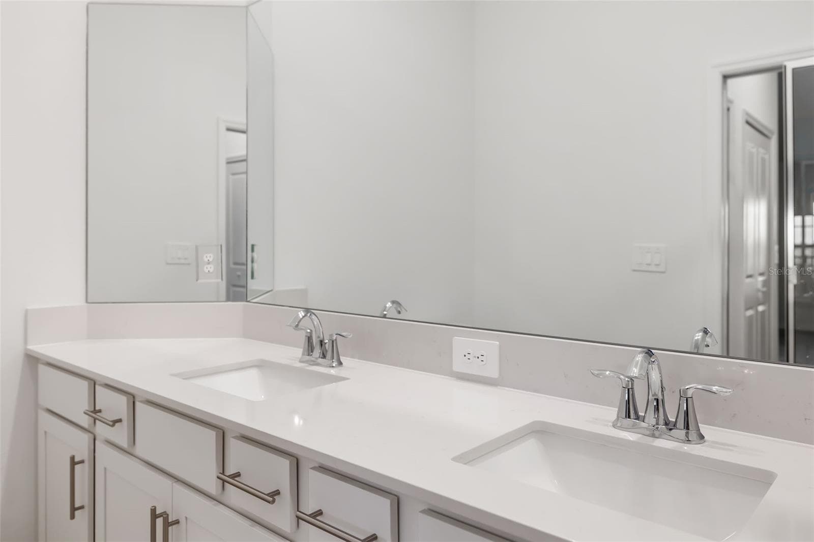 Condominium at 19015 SCALLOP LOOP #204, LAKEWOOD RANCH, photo 29 of 77