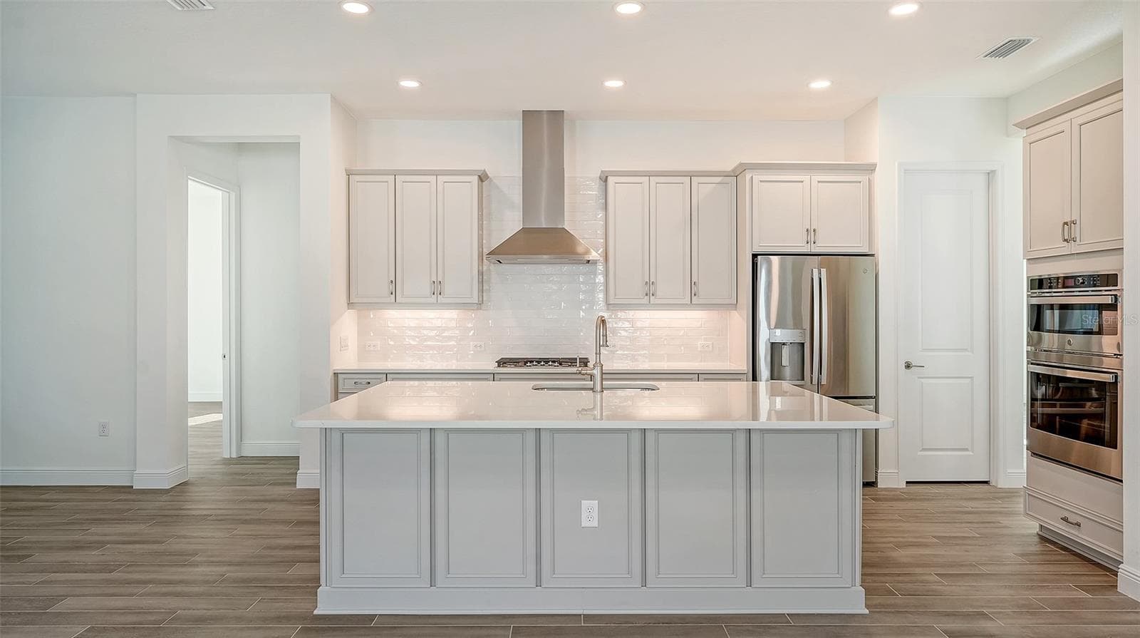 Single Family Residence at 13916 PAINTED LOOP, PARRISH, photo 2 of 31