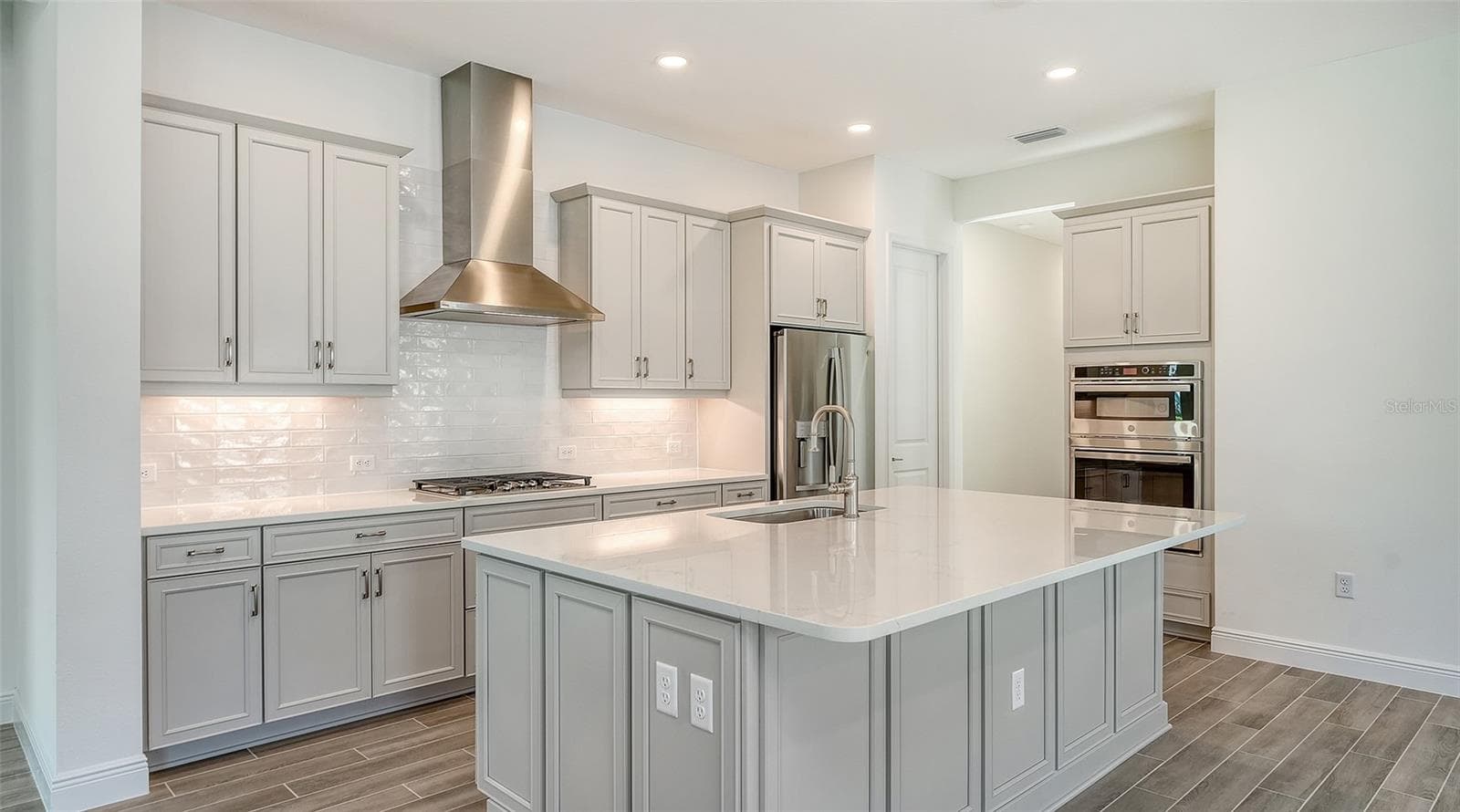 Single Family Residence at 13916 PAINTED LOOP, PARRISH, photo 10 of 31