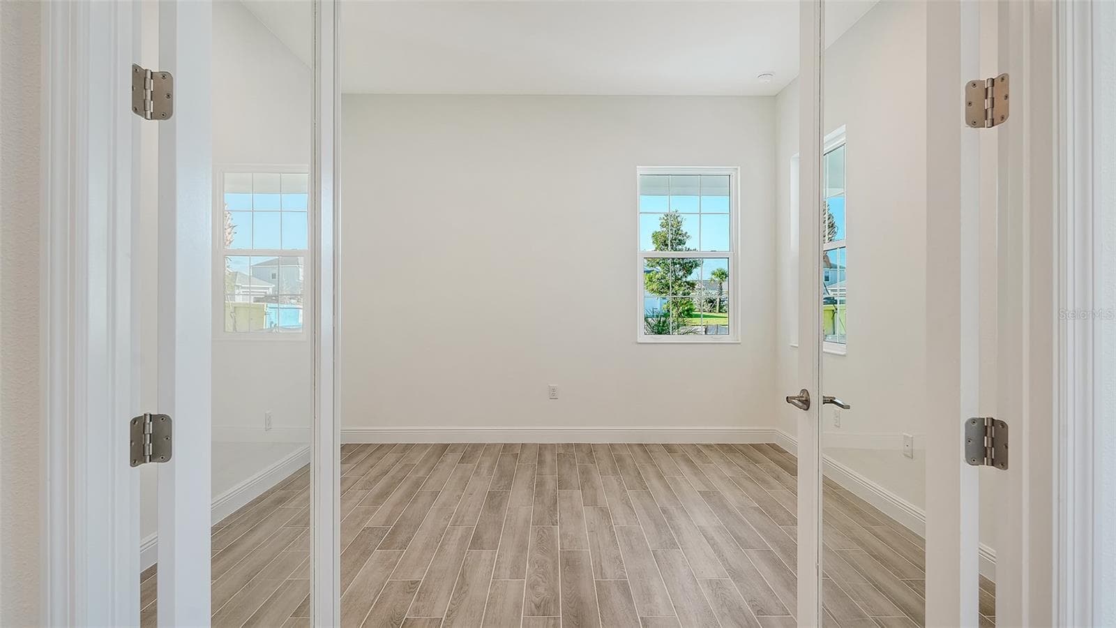 Single Family Residence at 13916 PAINTED LOOP, PARRISH, photo 13 of 31