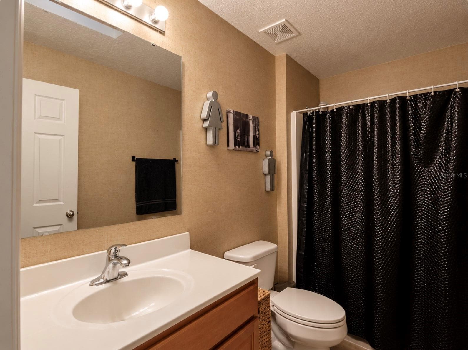 upstairs bathroom - 216 TRES REYES LN, GROVELAND