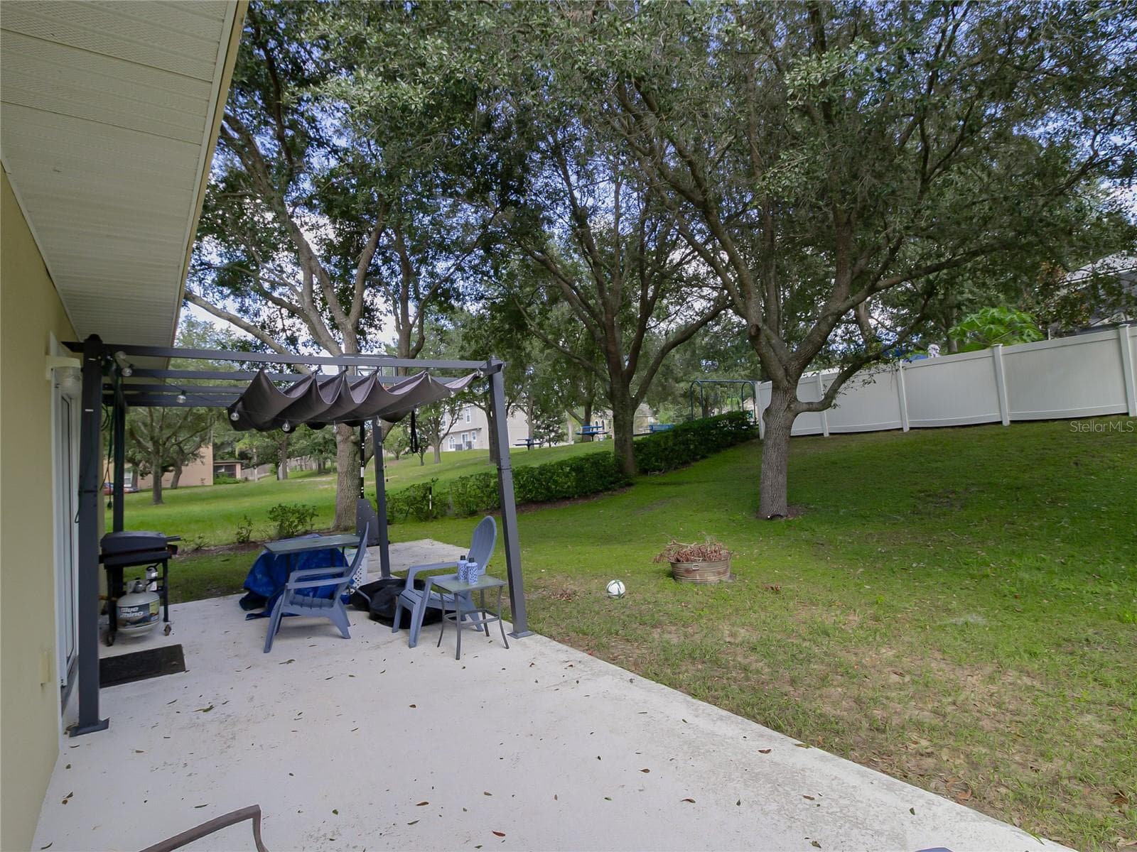 Single Family Residence at 216 TRES REYES LN, GROVELAND, photo 32 of 40