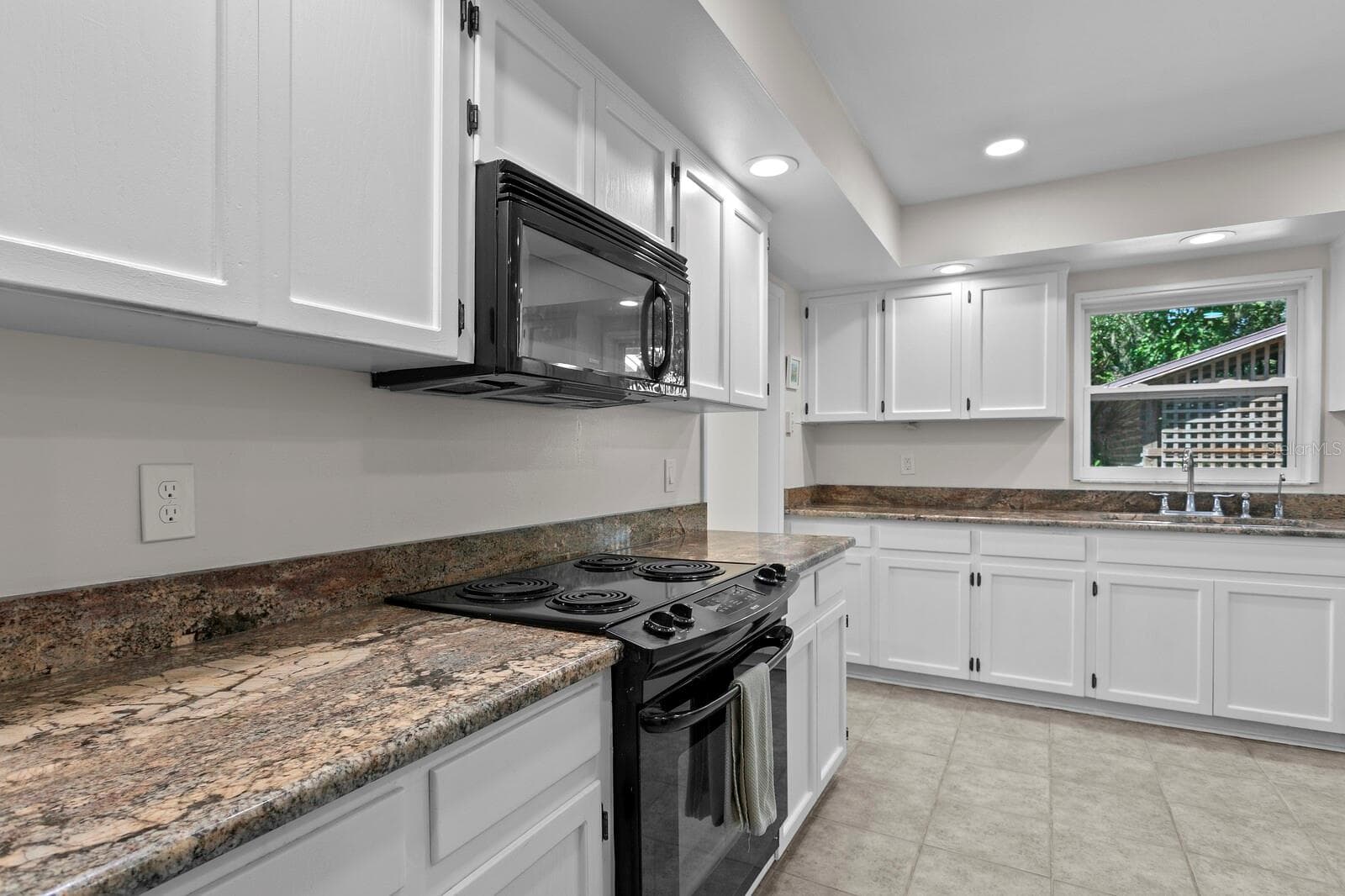 Single Family Residence at 17127 RAINBOW TER, ODESSA, photo 25 of 96