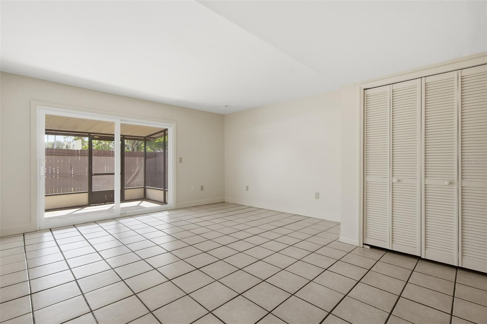 Condominium at 1920 E EDGEWOOD DR #E4, LAKELAND, photo 3 of 32