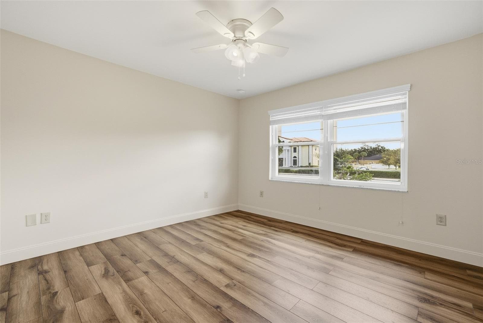 Condominium at 1920 E EDGEWOOD DR #E4, LAKELAND, photo 9 of 32