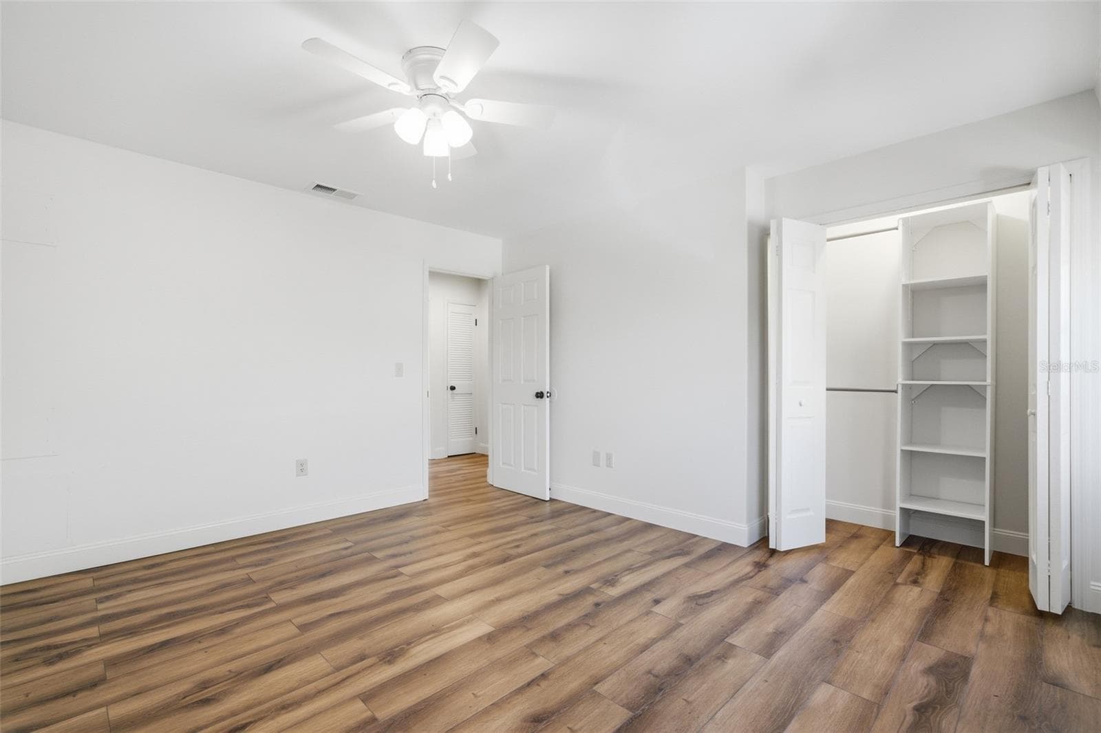 Condominium at 1920 E EDGEWOOD DR #E4, LAKELAND, photo 16 of 32