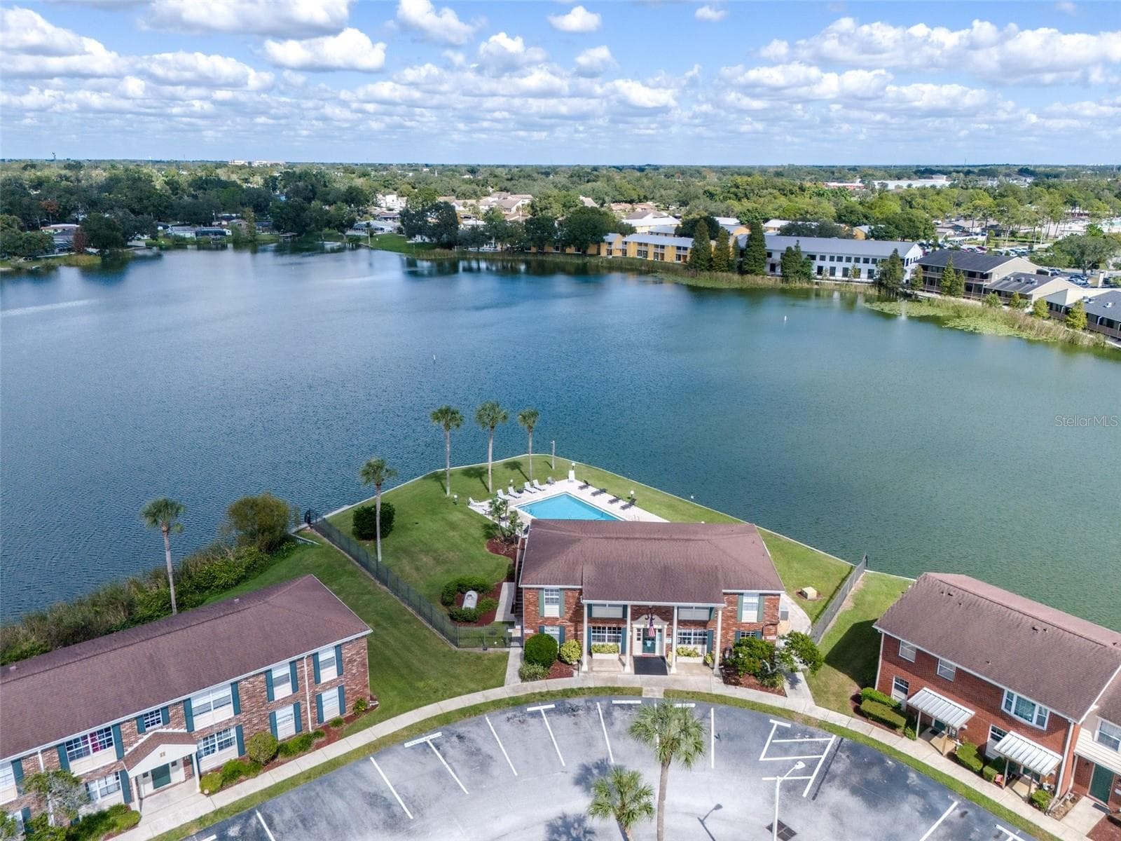 Condominium at 1920 E EDGEWOOD DR #E4, LAKELAND, photo 25 of 32
