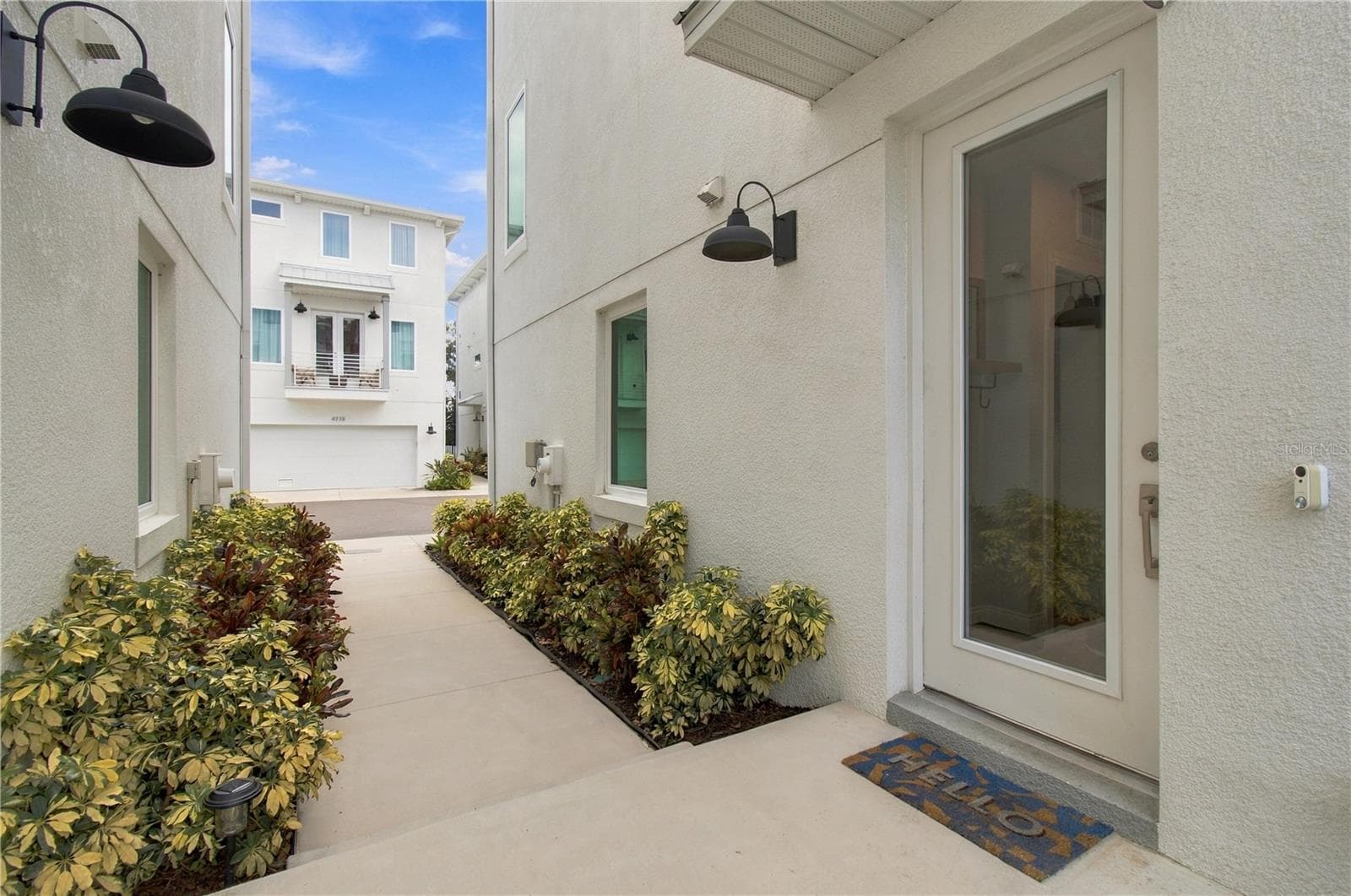 Townhouse at 4719 LEGACY PARK DR, TAMPA, photo 3 of 45