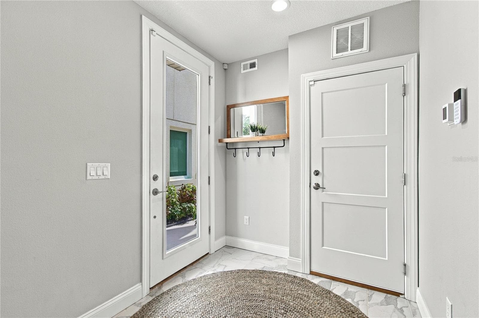 Townhouse at 4719 LEGACY PARK DR, TAMPA, photo 4 of 45