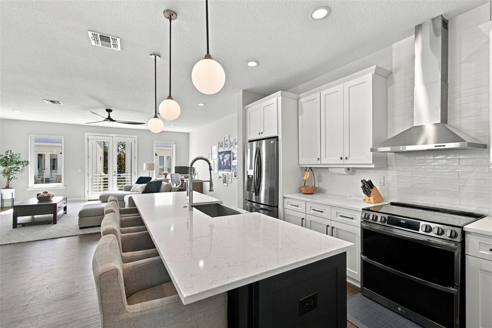 Townhouse at 4719 LEGACY PARK DR, TAMPA, photo 12 of 45