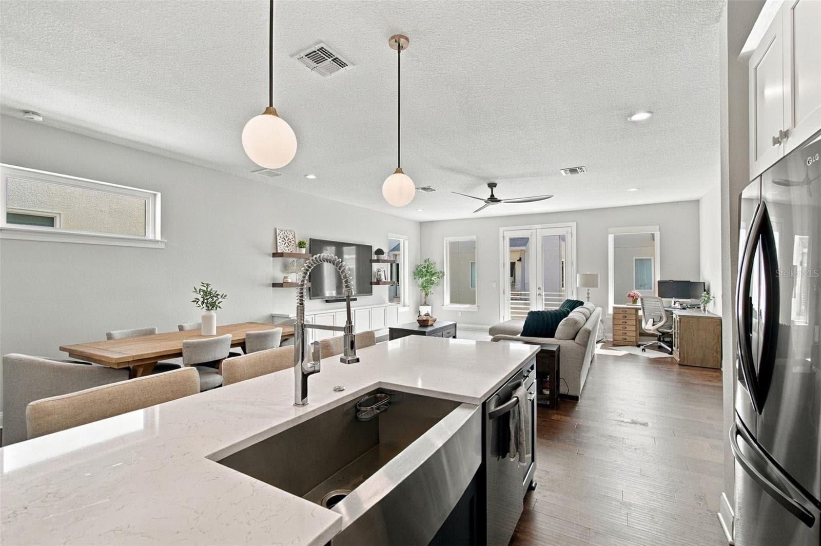 Townhouse at 4719 LEGACY PARK DR, TAMPA, photo 13 of 45