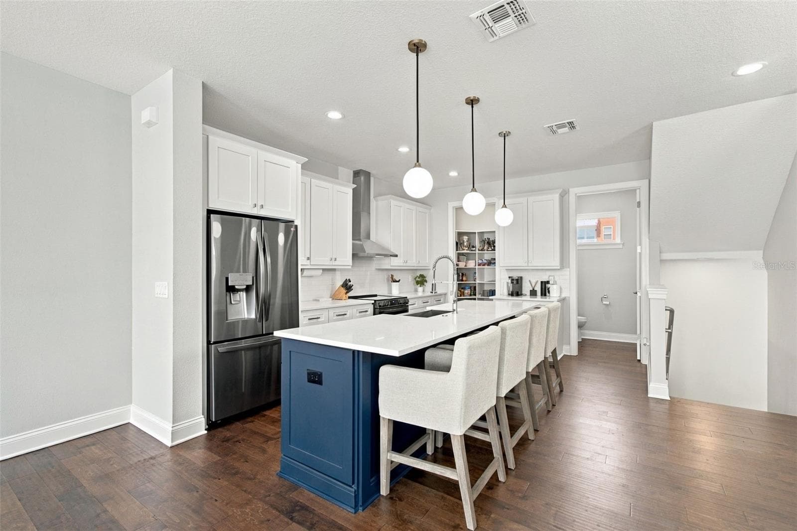 Townhouse at 4719 LEGACY PARK DR, TAMPA, photo 14 of 45