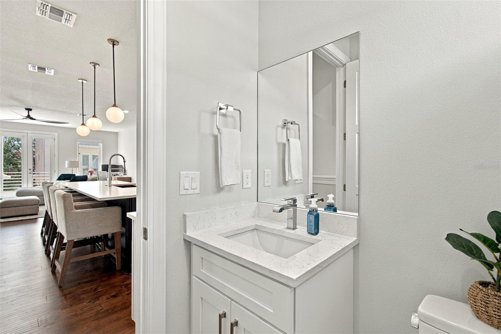 Townhouse at 4719 LEGACY PARK DR, TAMPA, photo 17 of 45