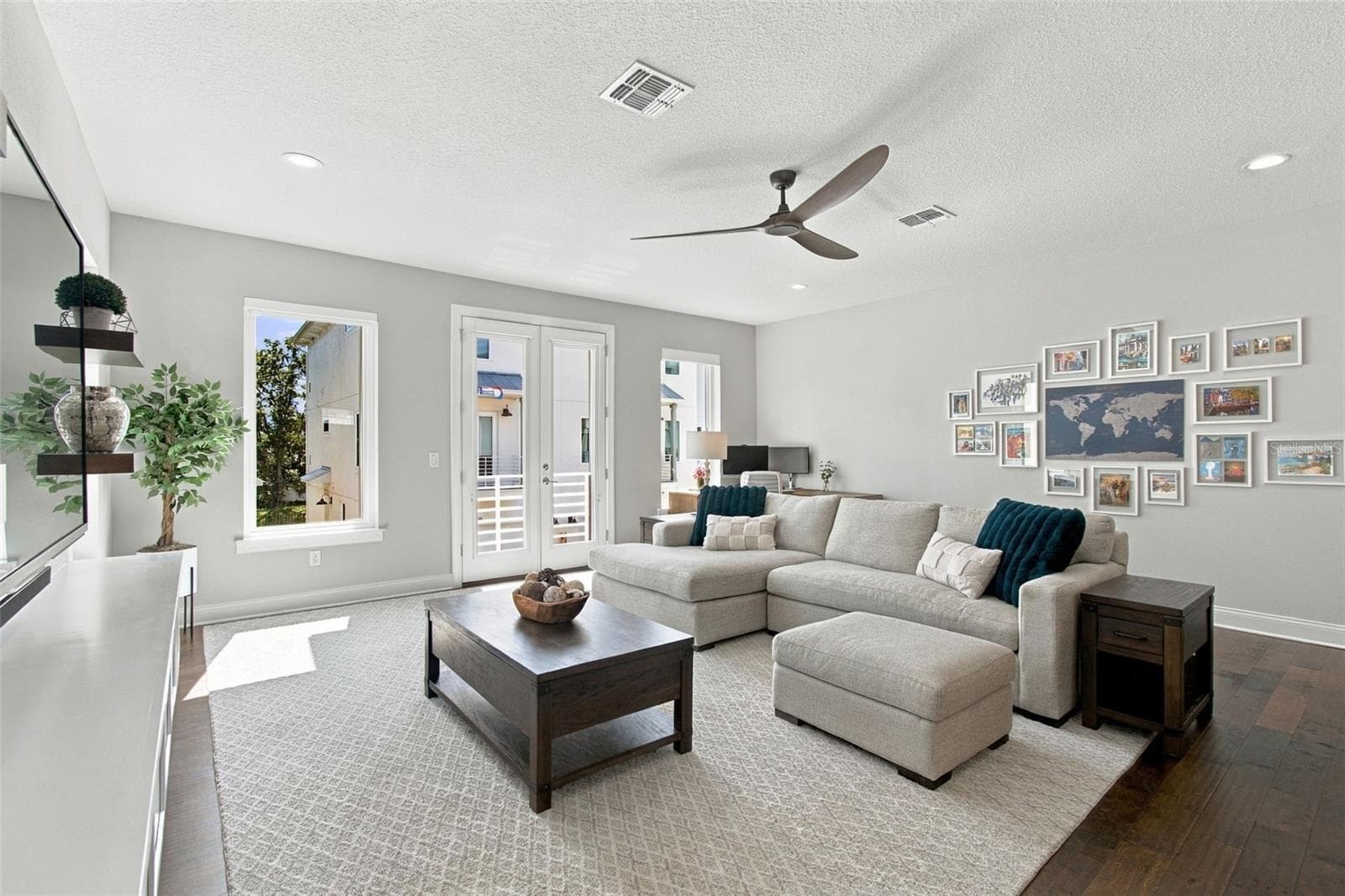 Townhouse at 4719 LEGACY PARK DR, TAMPA, photo 21 of 45