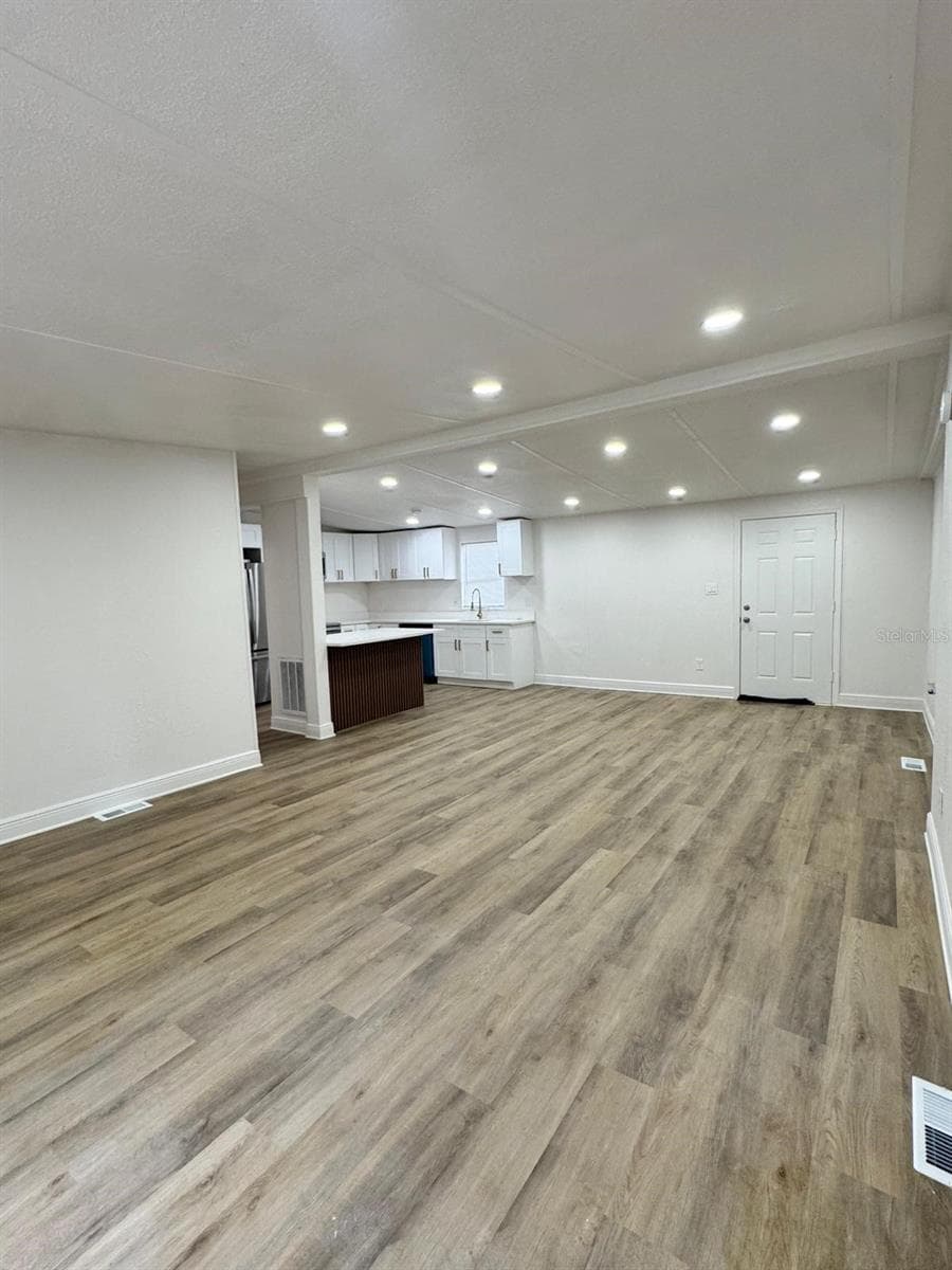 Manufactured Home at 116 2ND ST, DAVENPORT, photo 2 of 36