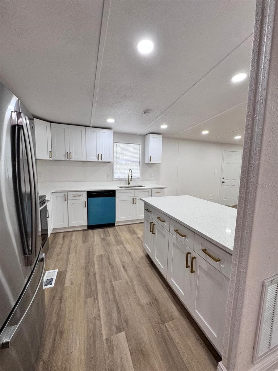 Manufactured Home at 116 2ND ST, DAVENPORT, photo 7 of 36