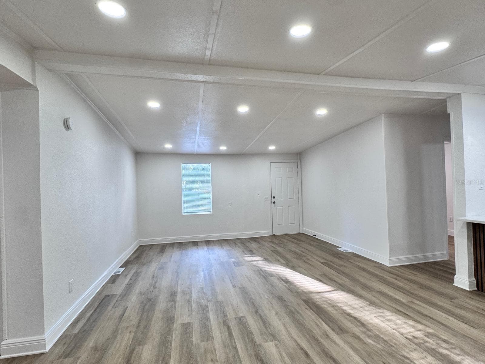 Manufactured Home at 116 2ND ST, DAVENPORT, photo 16 of 36