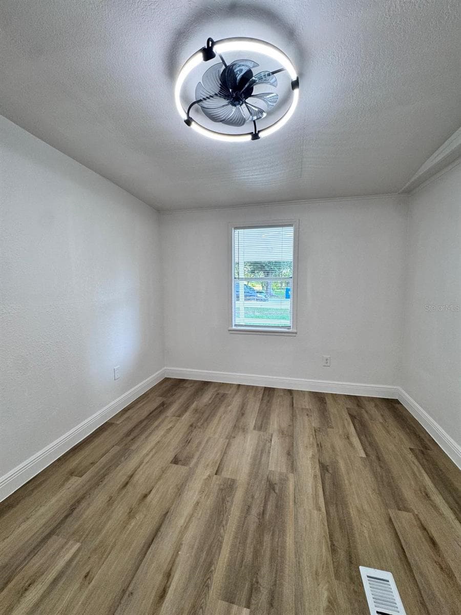 Manufactured Home at 116 2ND ST, DAVENPORT, photo 17 of 36
