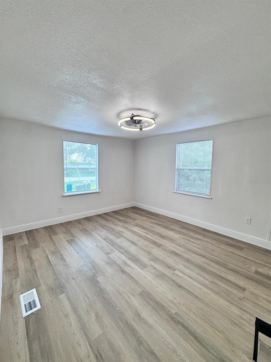 Manufactured Home at 116 2ND ST, DAVENPORT, photo 18 of 36