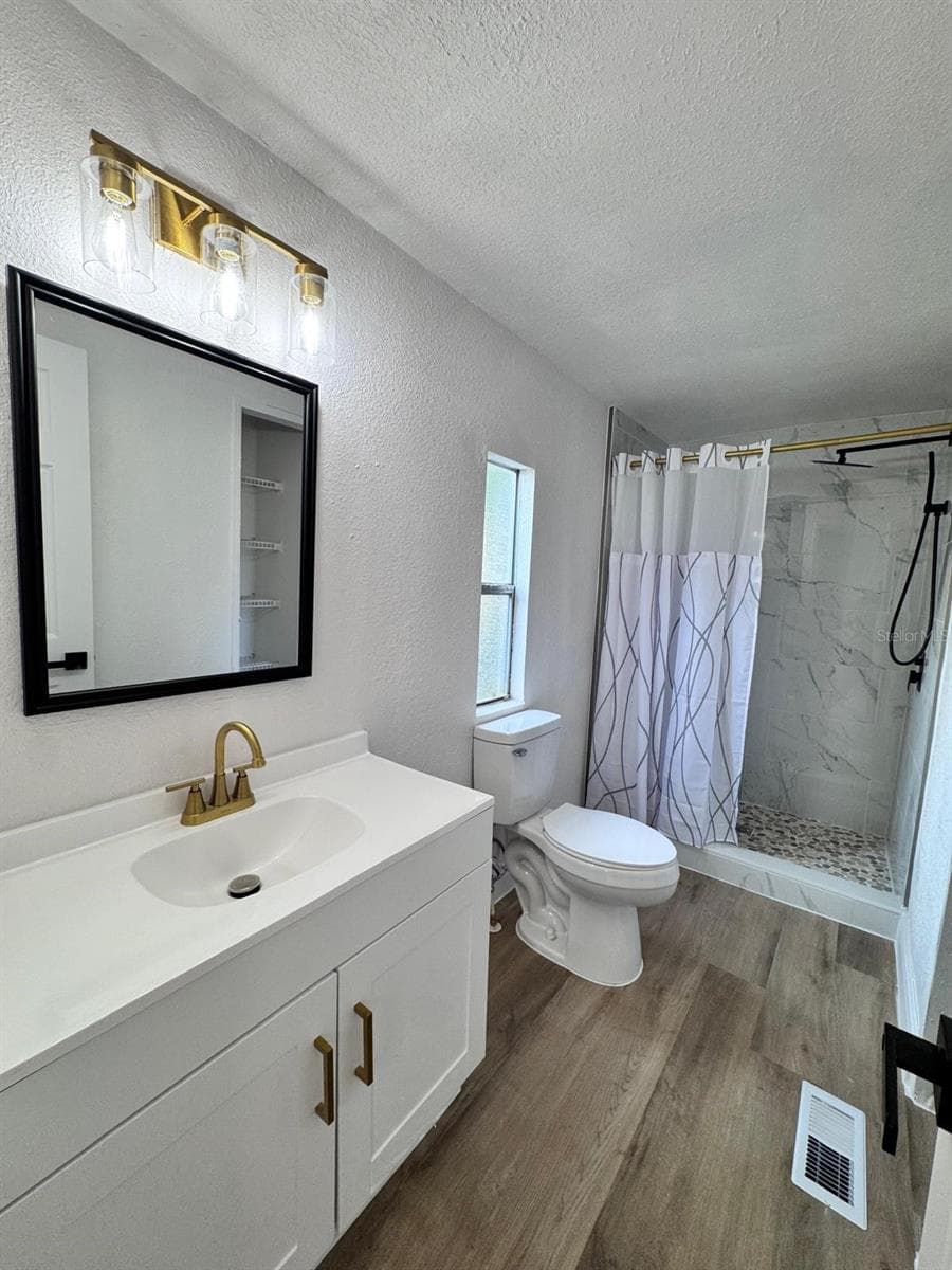 Manufactured Home at 116 2ND ST, DAVENPORT, photo 19 of 36