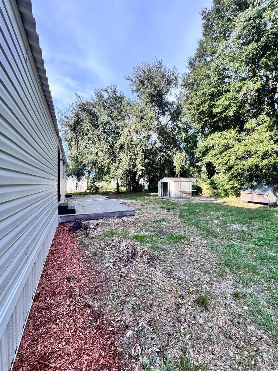 Manufactured Home at 116 2ND ST, DAVENPORT, photo 32 of 36