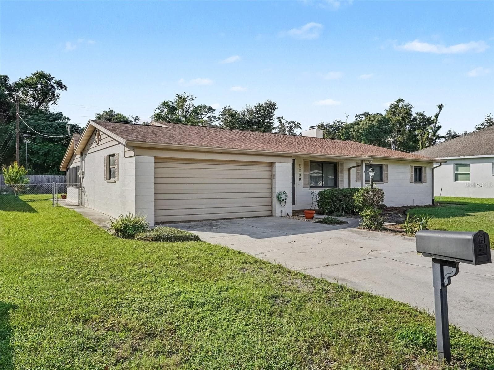 Single Family Residence at 1208 PLEASANT PL, LAKELAND, photo 2 of 31