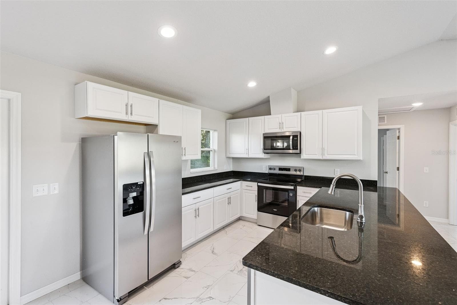 Single Family Residence at 103 N CAPE TER, INVERNESS, photo 5 of 38
