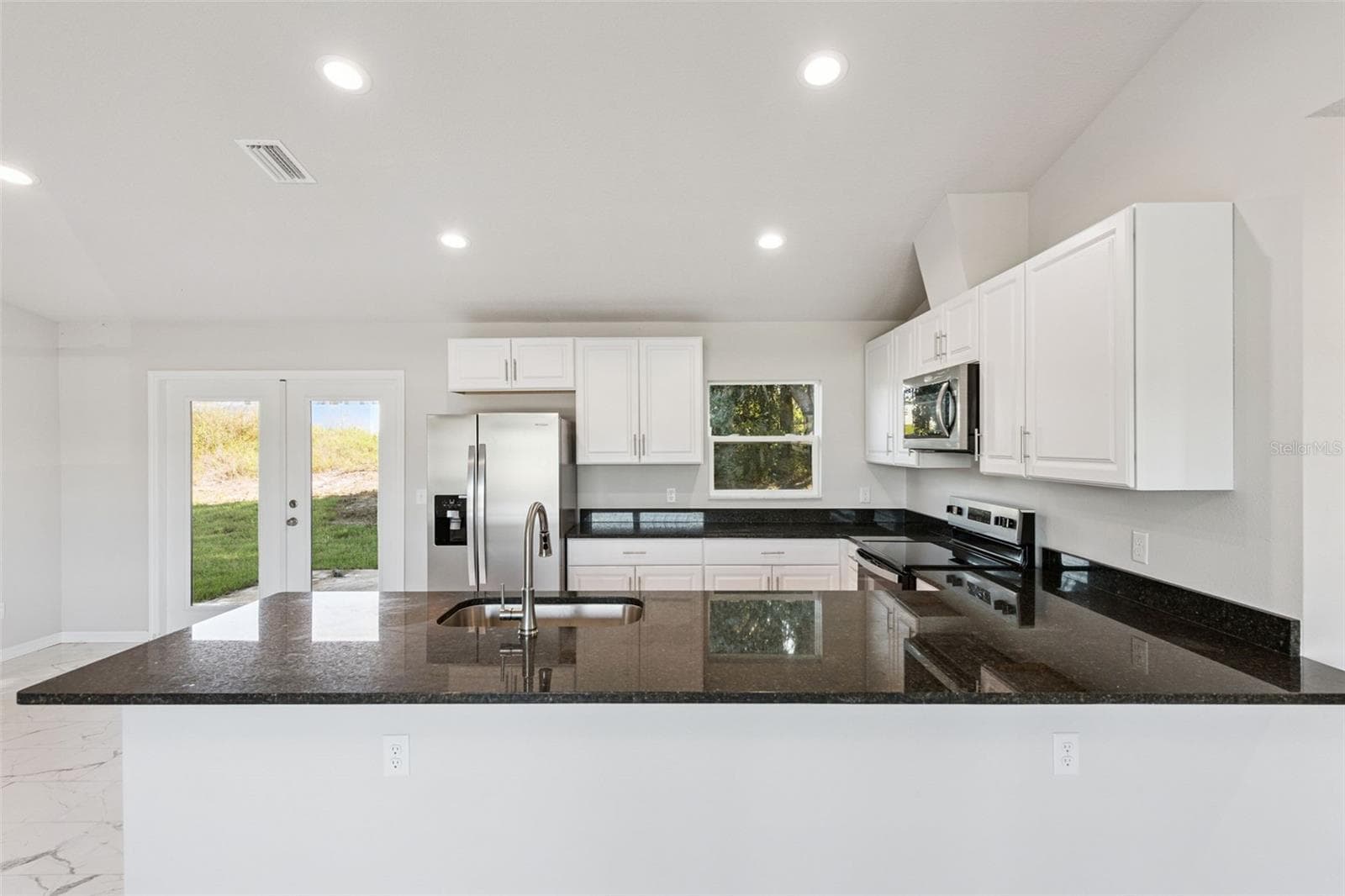 Single Family Residence at 103 N CAPE TER, INVERNESS, photo 6 of 38
