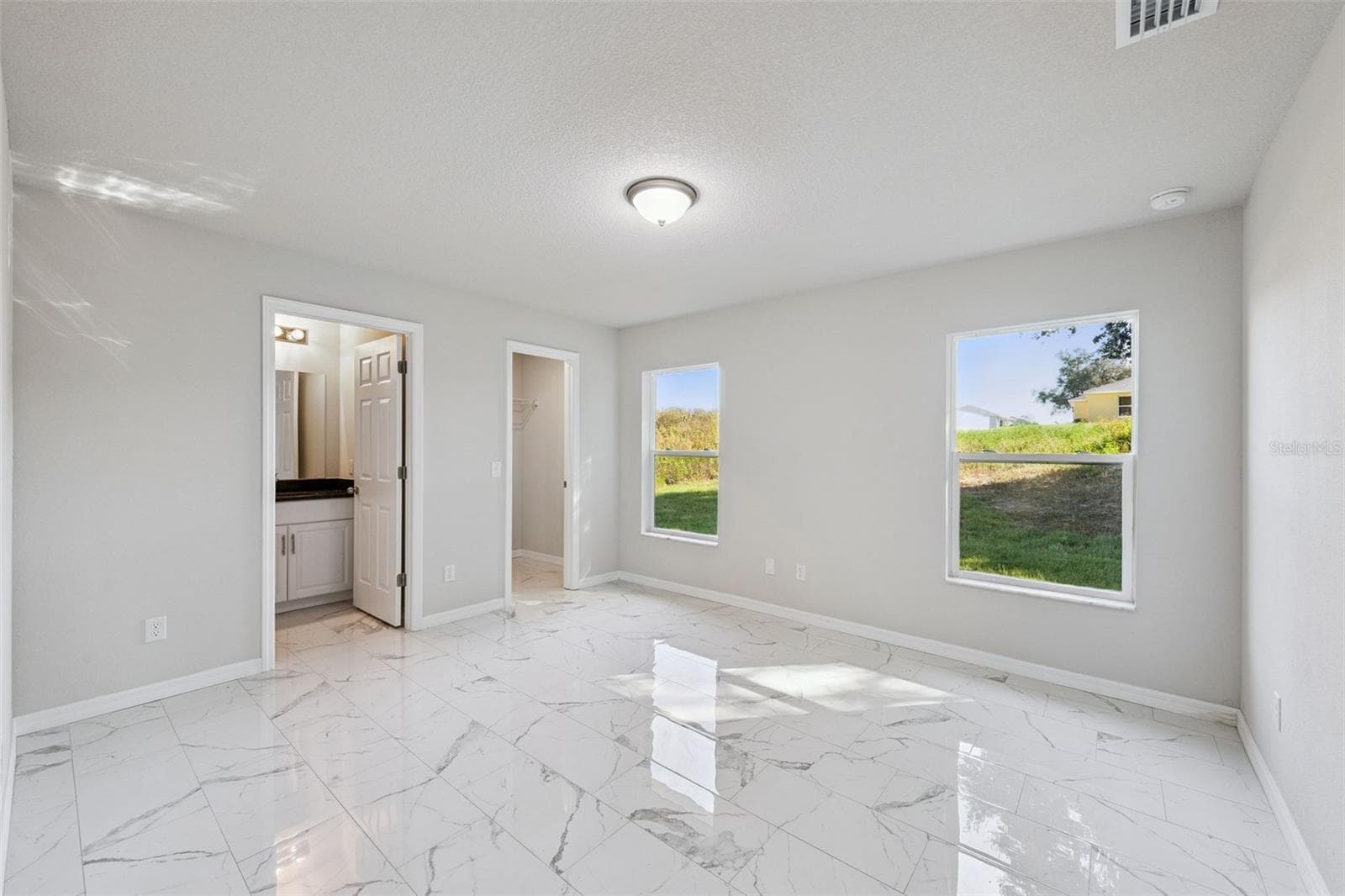 Single Family Residence at 103 N CAPE TER, INVERNESS, photo 22 of 38