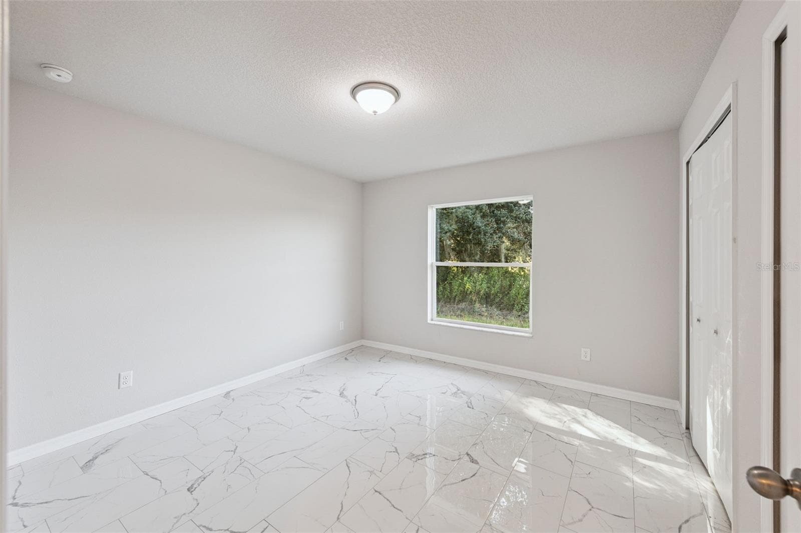 Single Family Residence at 103 N CAPE TER, INVERNESS, photo 25 of 38