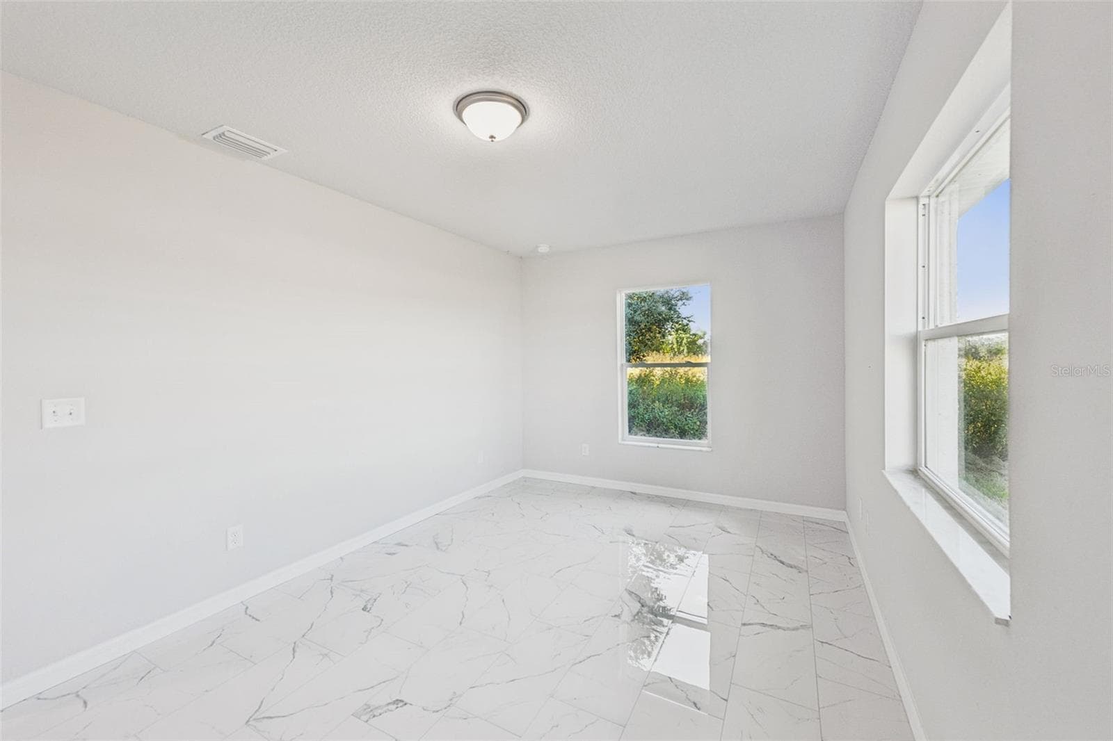 Single Family Residence at 103 N CAPE TER, INVERNESS, photo 31 of 38