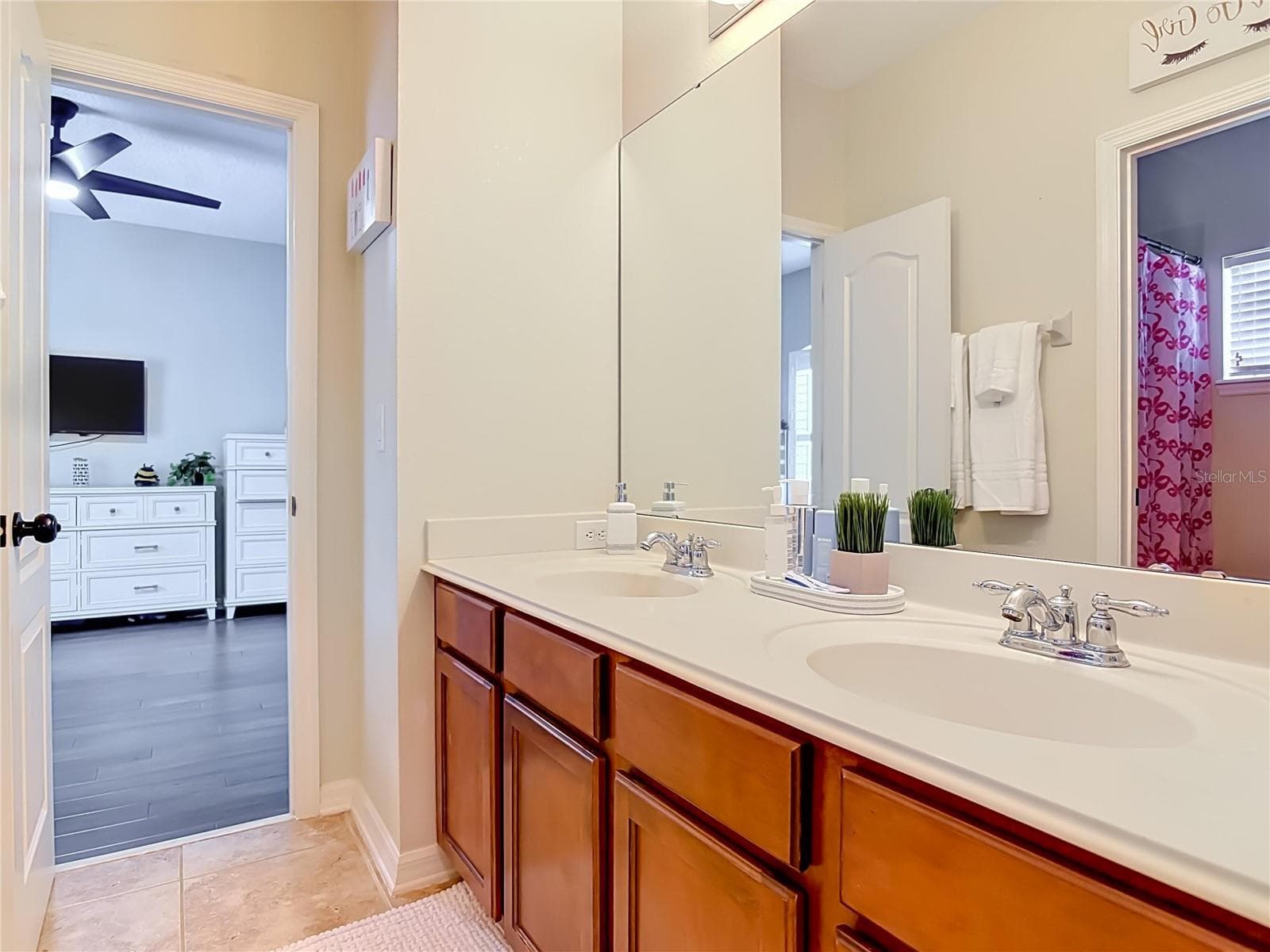 Single Family Residence at 123 IVYDALE MANOR DR, DELAND, photo 37 of 55
