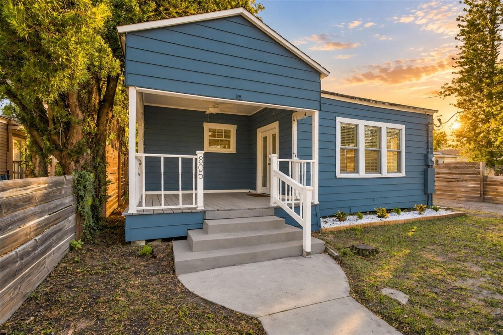 805 E OSBORNE AVE
