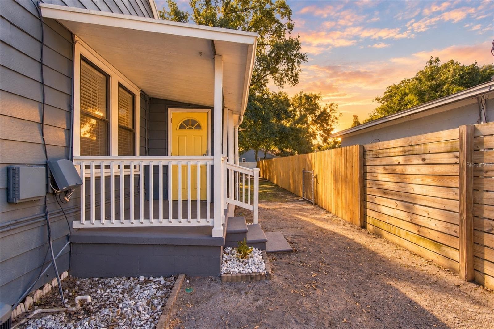 Single Family Residence at 805 E OSBORNE AVE, TAMPA, photo 6 of 45