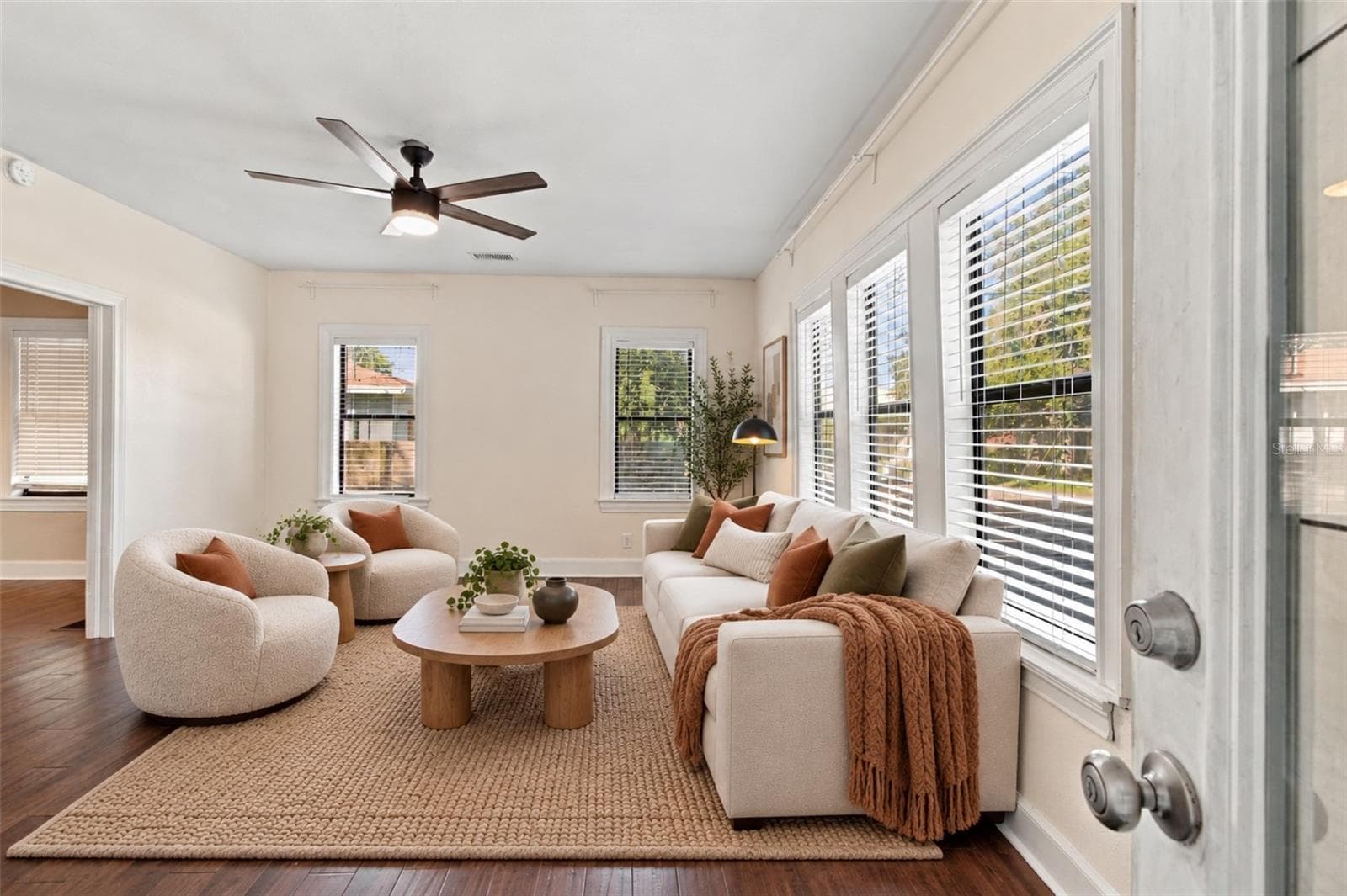 Single Family Residence at 805 E OSBORNE AVE, TAMPA, photo 12 of 45