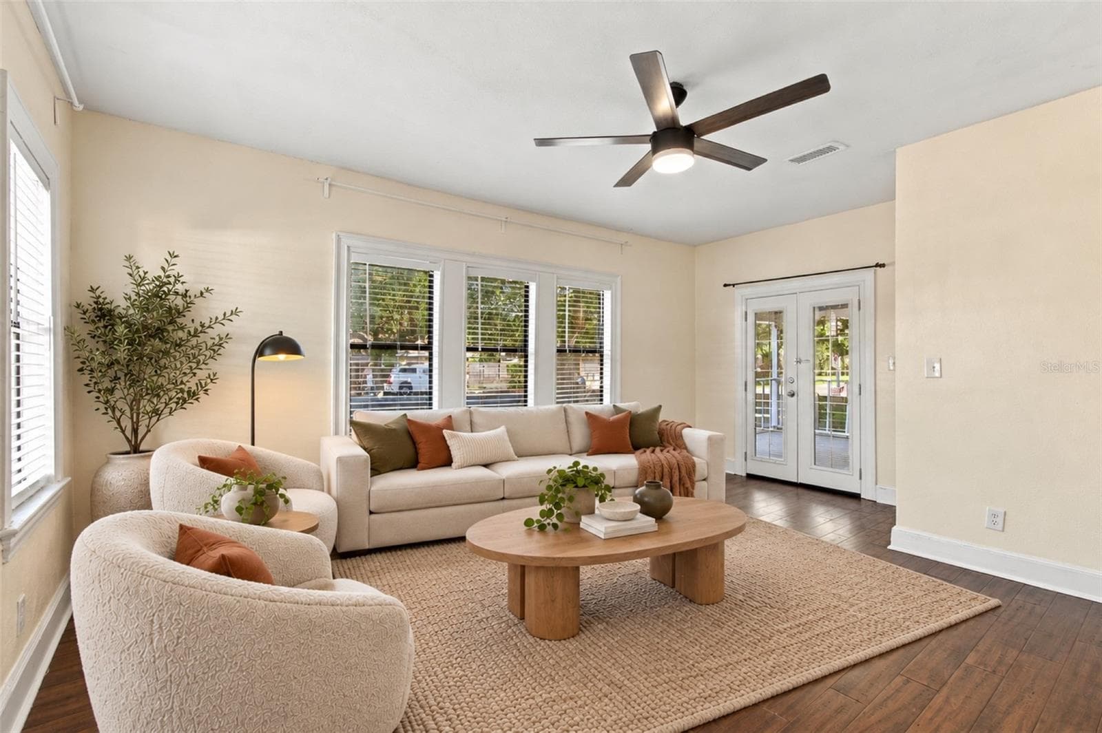 Single Family Residence at 805 E OSBORNE AVE, TAMPA, photo 15 of 45