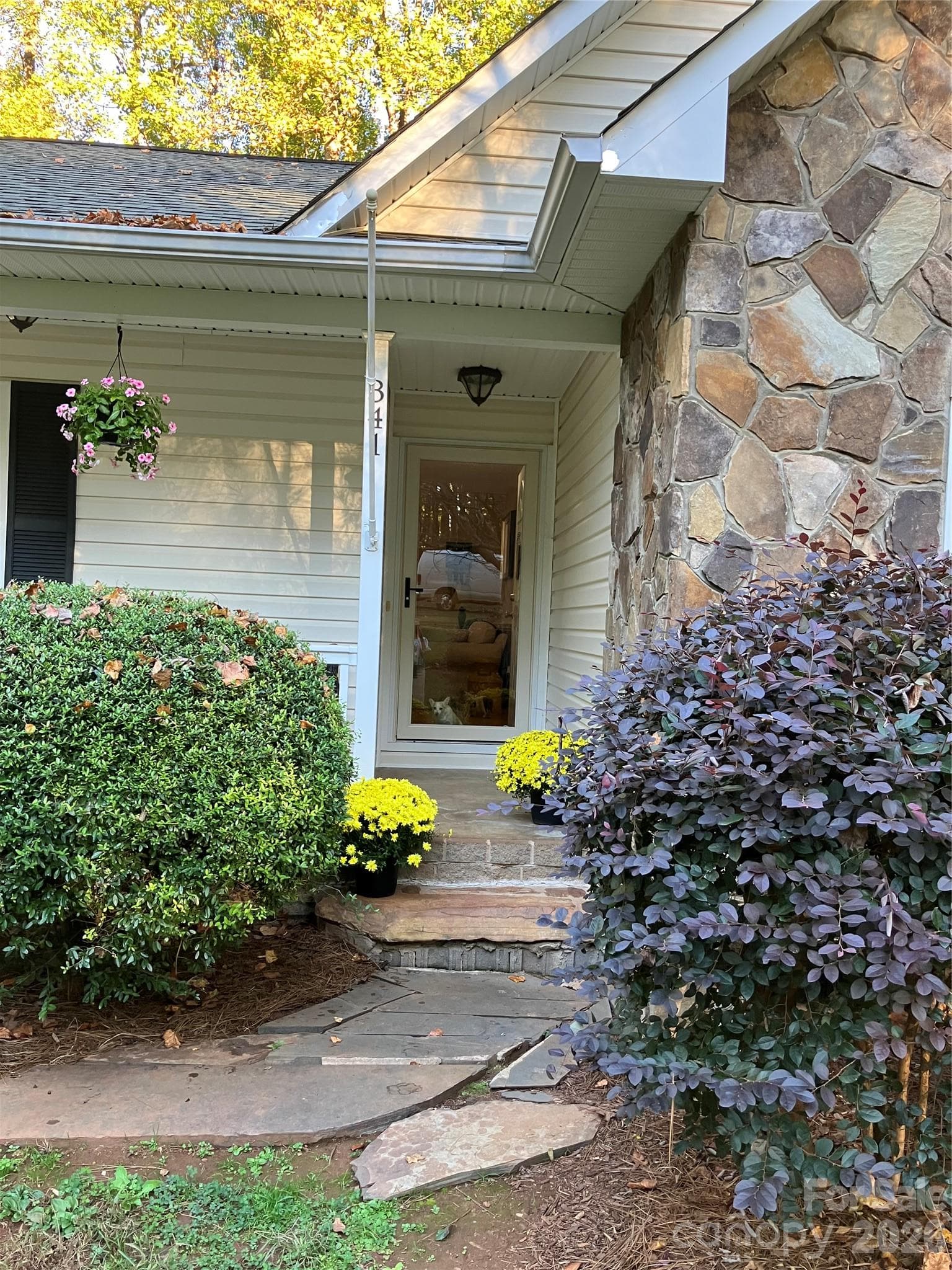 Single Family Residence at 341 S Main Street, New London, photo 5 of 40
