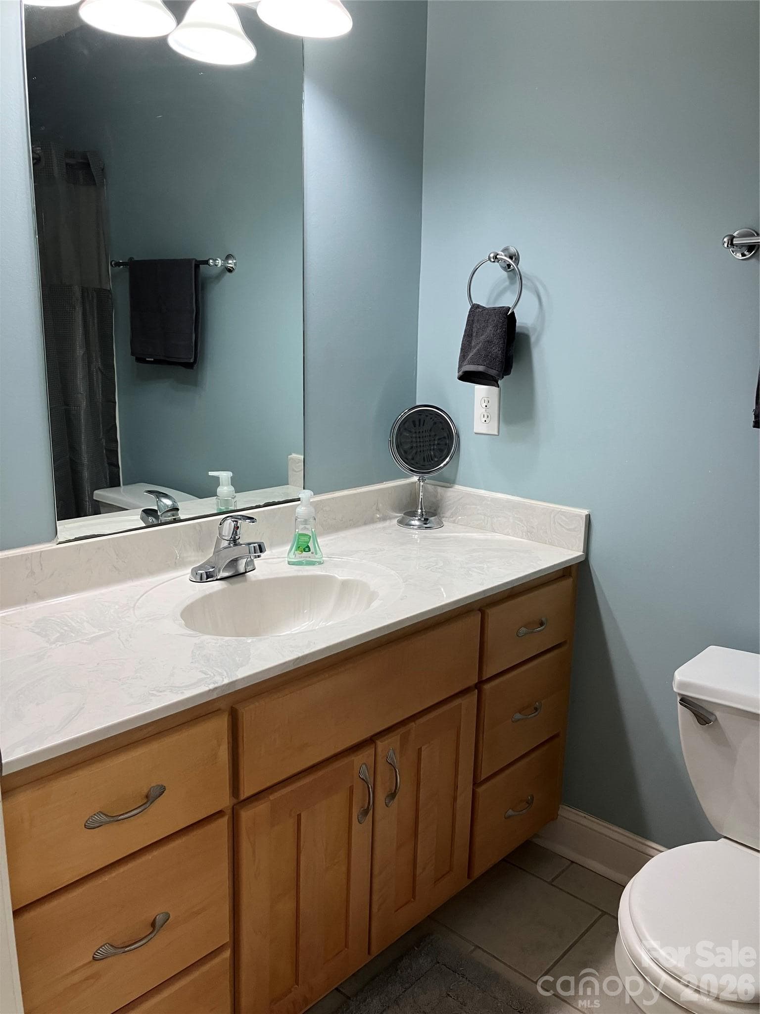 Guest full bathroom - 341 S Main Street, New London