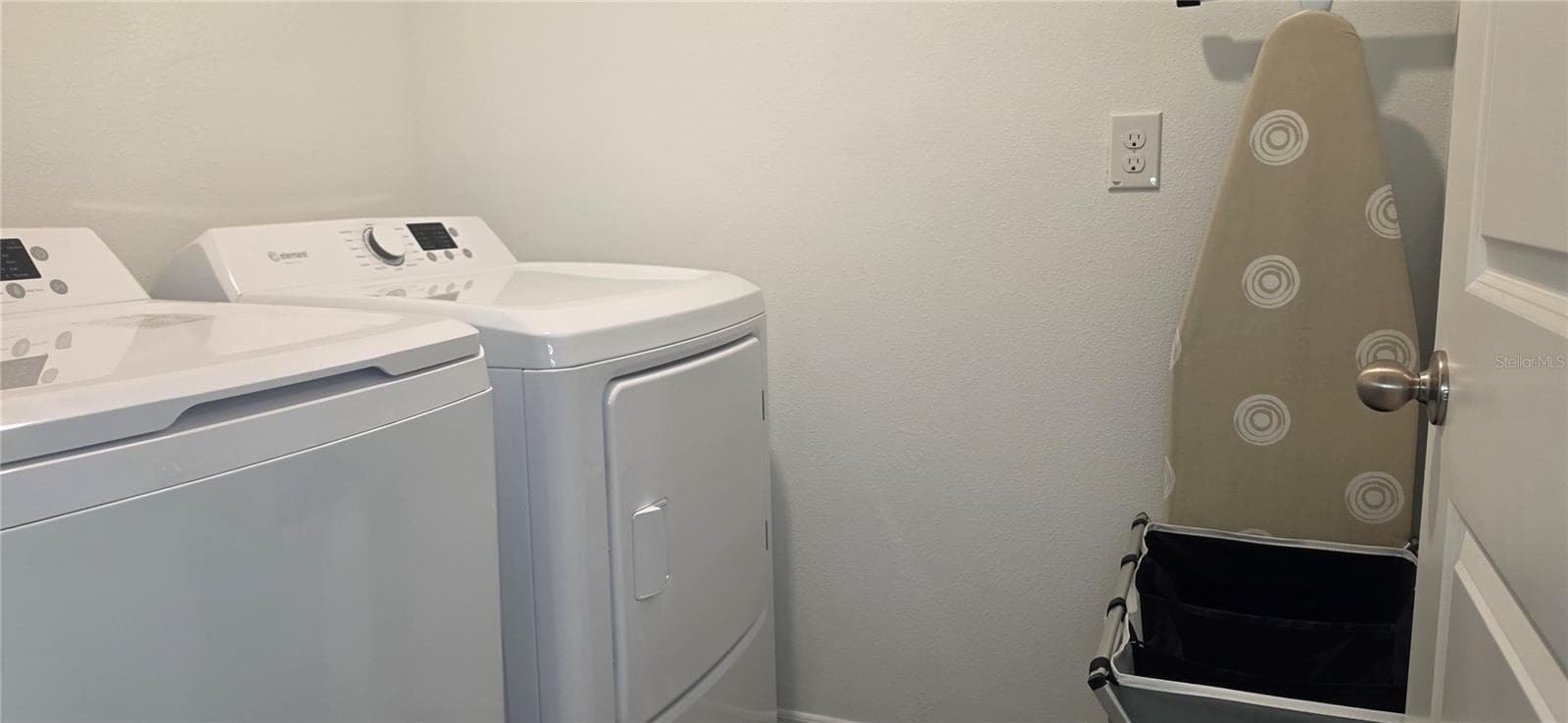 Indoor laundry - 7921 SAIL CLOVER LN, ZEPHYRHILLS