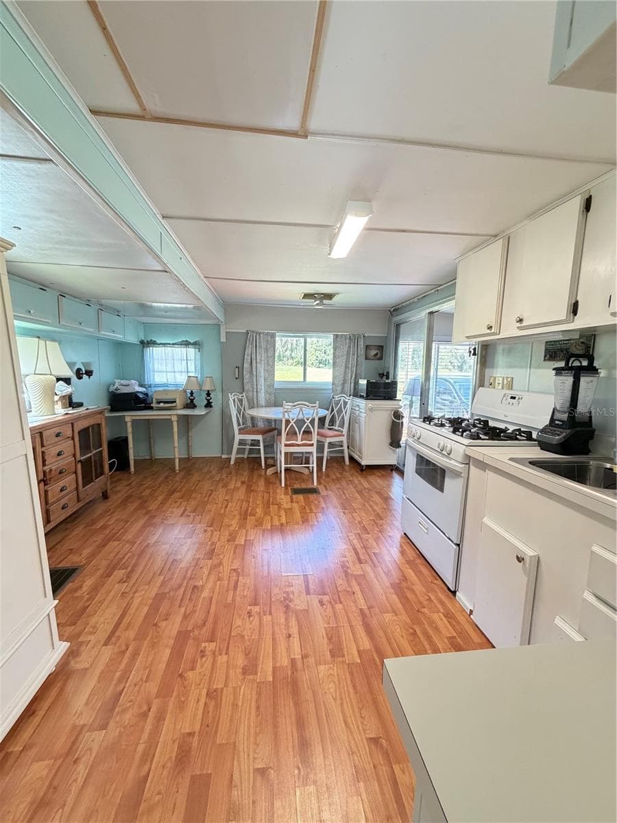 Manufactured Home at 7 PINE DR, OSTEEN, photo 4 of 27