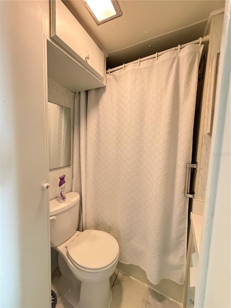 Manufactured Home at 7 PINE DR, OSTEEN, photo 9 of 27