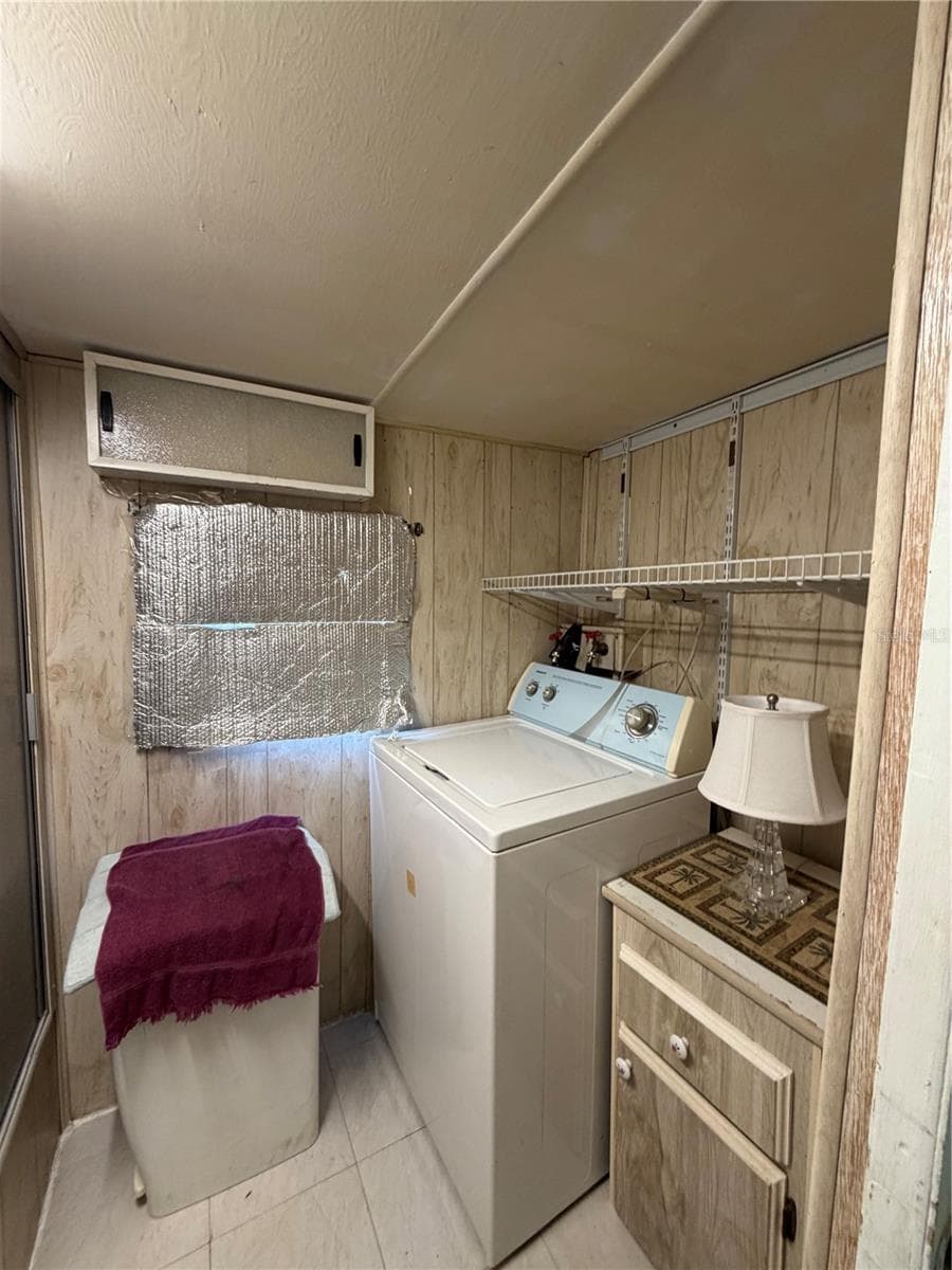 Manufactured Home at 7 PINE DR, OSTEEN, photo 10 of 27