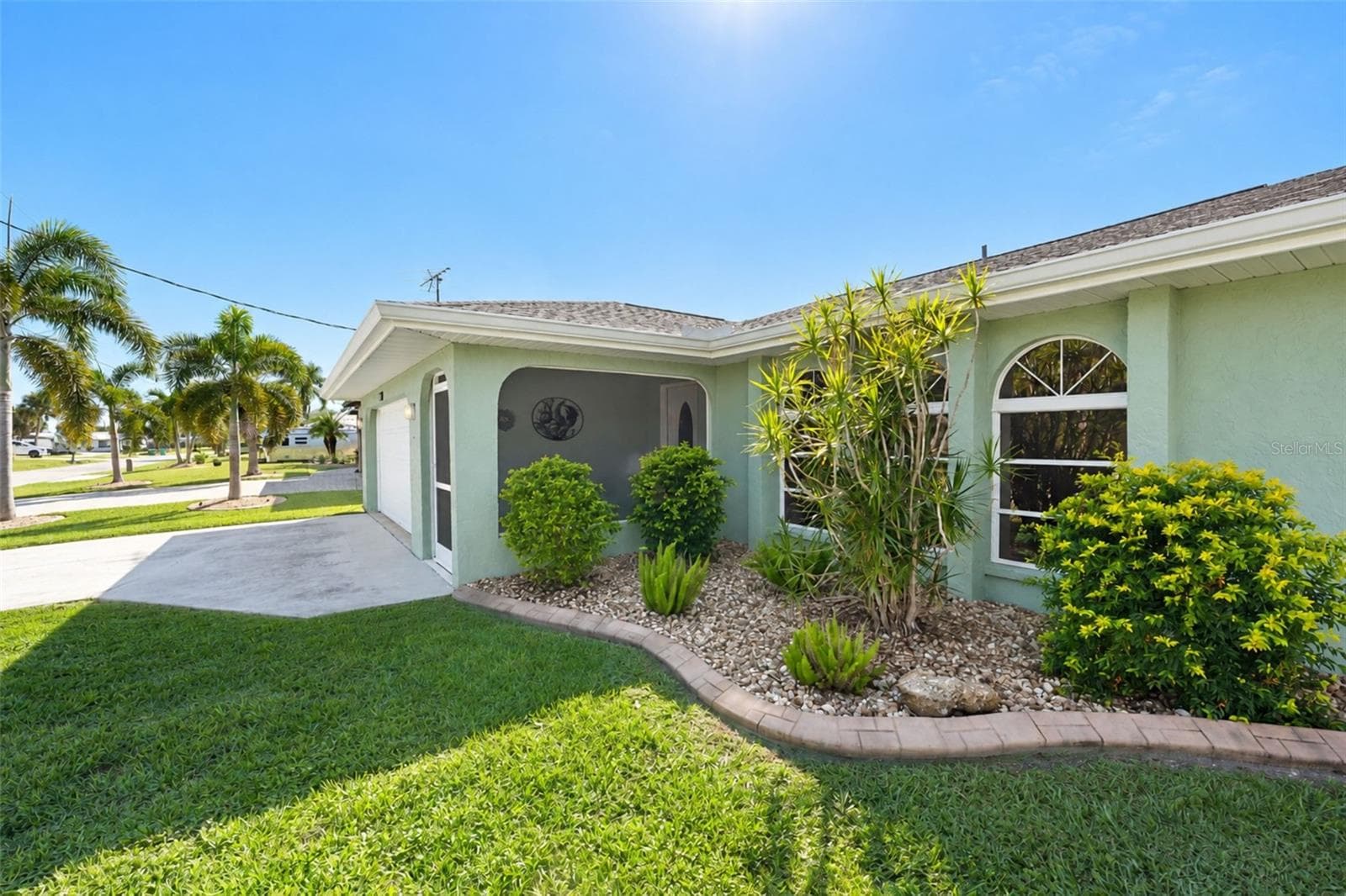Single Family Residence at 18231 HOTTELET CIR, PORT CHARLOTTE, photo 2 of 72