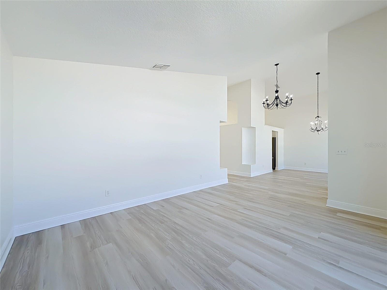 Single Family Residence at 609 SEASCAPE AVE, ORLANDO, photo 9 of 54