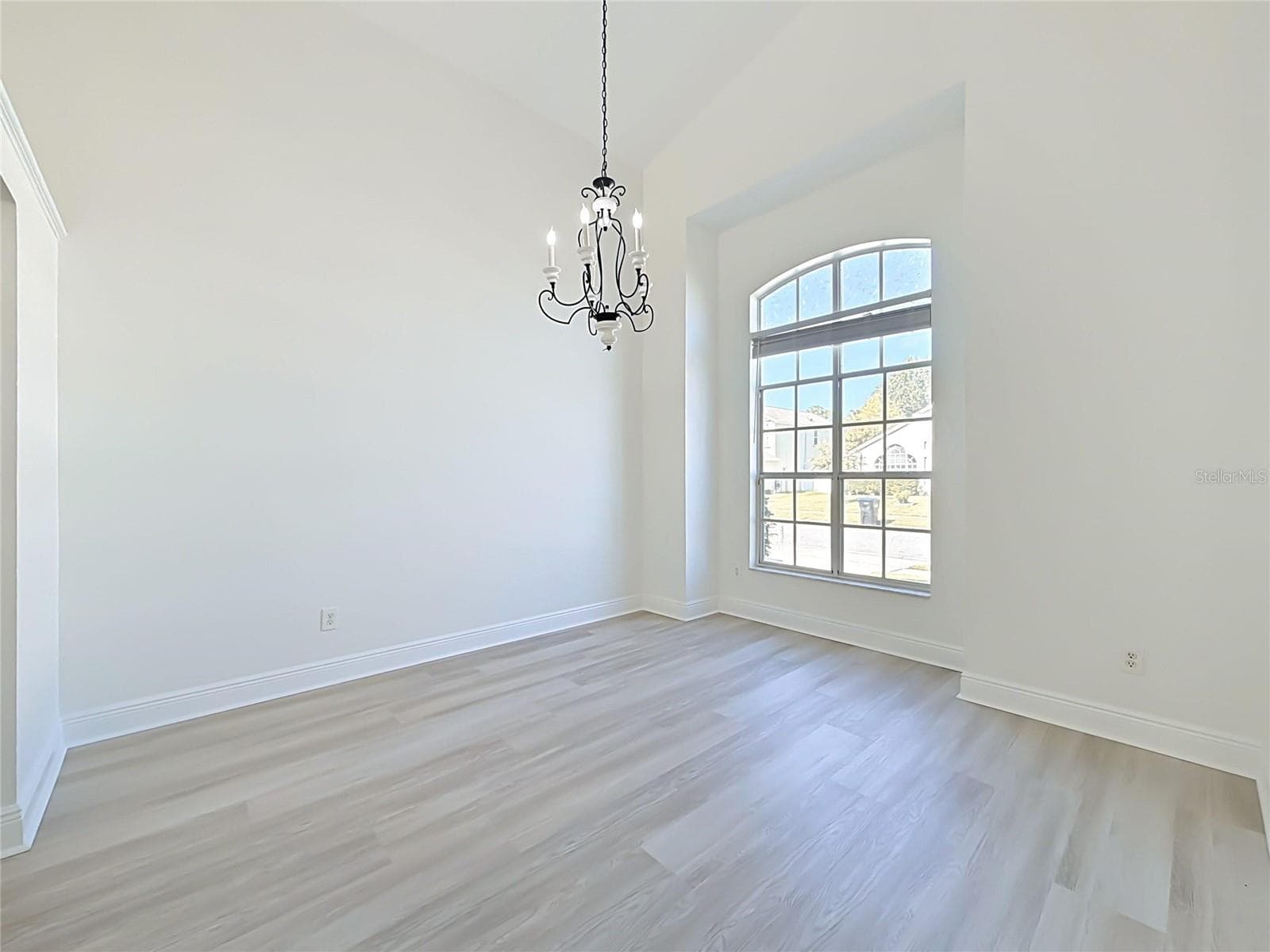 Single Family Residence at 609 SEASCAPE AVE, ORLANDO, photo 11 of 54