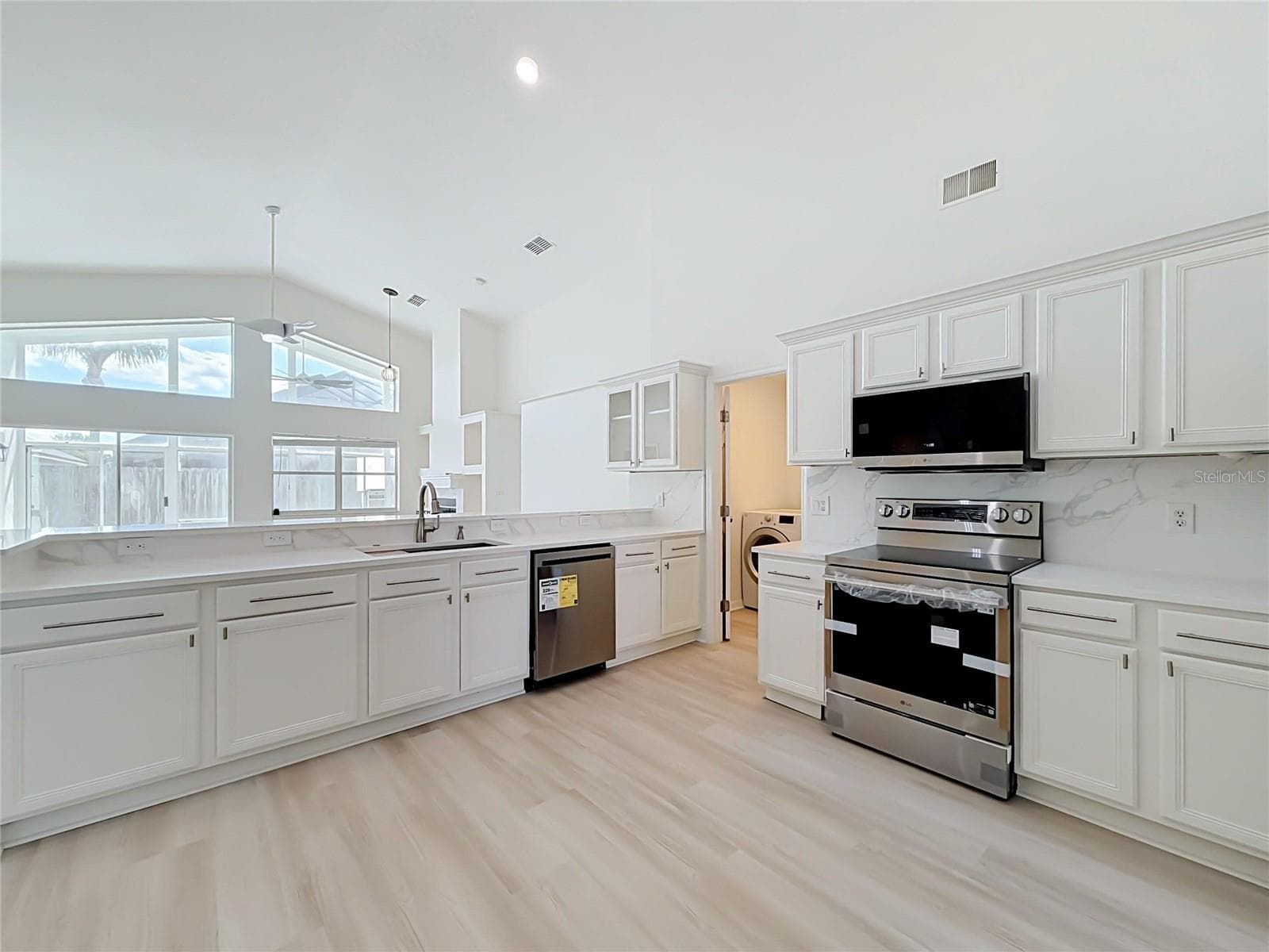 Single Family Residence at 609 SEASCAPE AVE, ORLANDO, photo 16 of 54