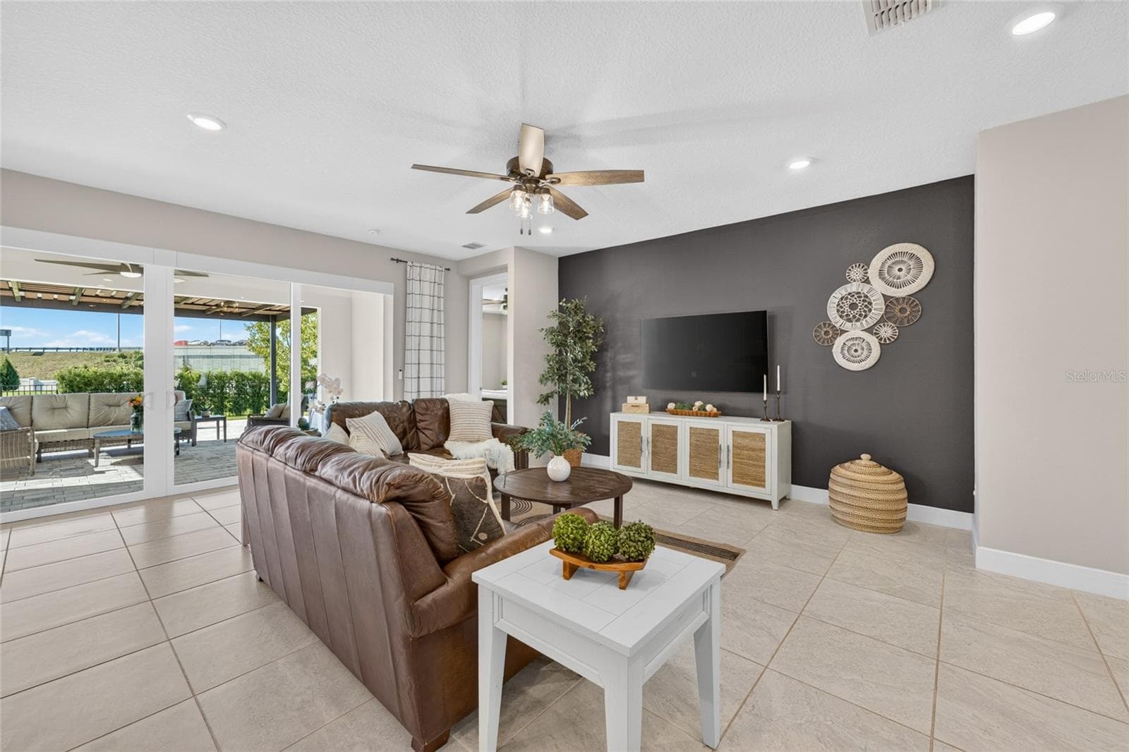 Single Family Residence at 15345 WILLOW RIDGE DR, MONTVERDE, photo 9 of 90