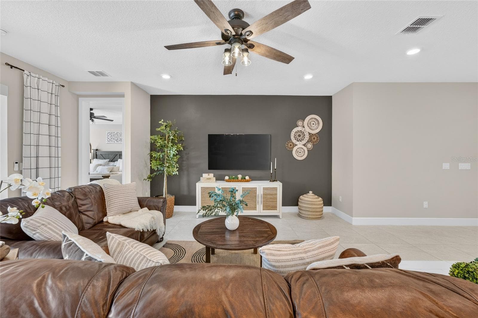 Single Family Residence at 15345 WILLOW RIDGE DR, MONTVERDE, photo 11 of 90