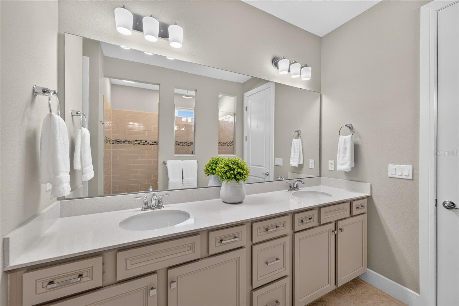 Single Family Residence at 15345 WILLOW RIDGE DR, MONTVERDE, photo 56 of 90