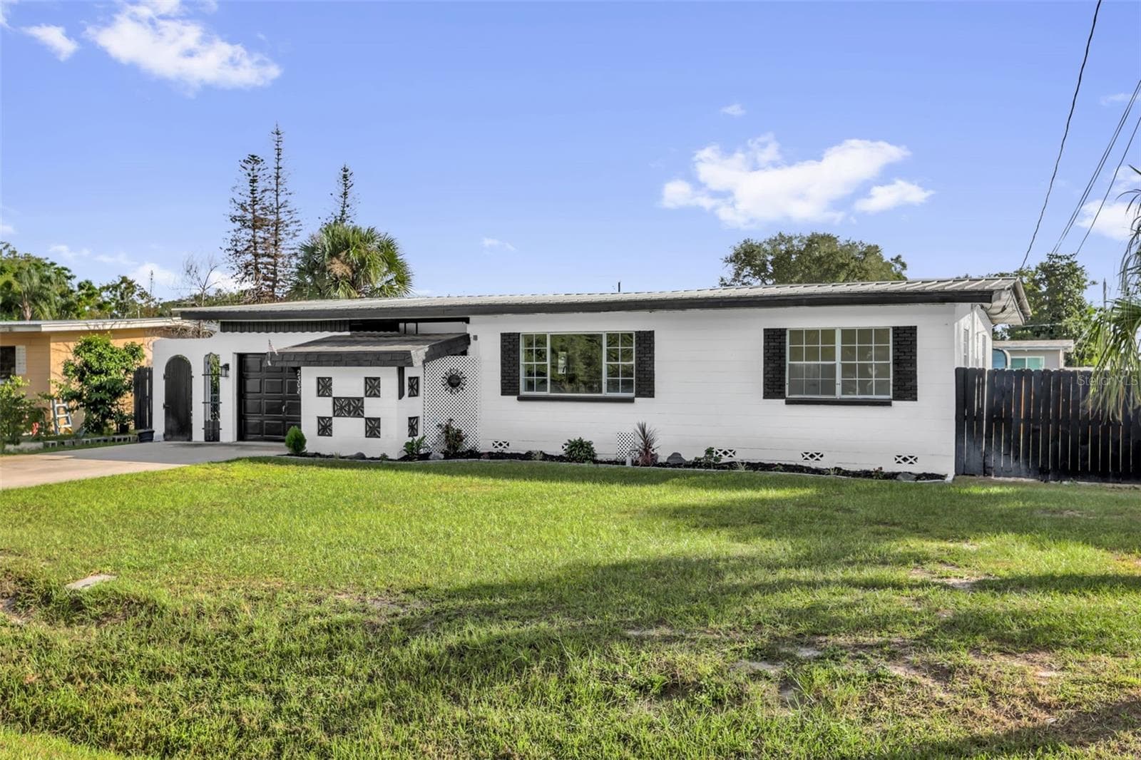 Single Family Residence at 2308 MORNING GLORY DR, ORLANDO, photo 3 of 38